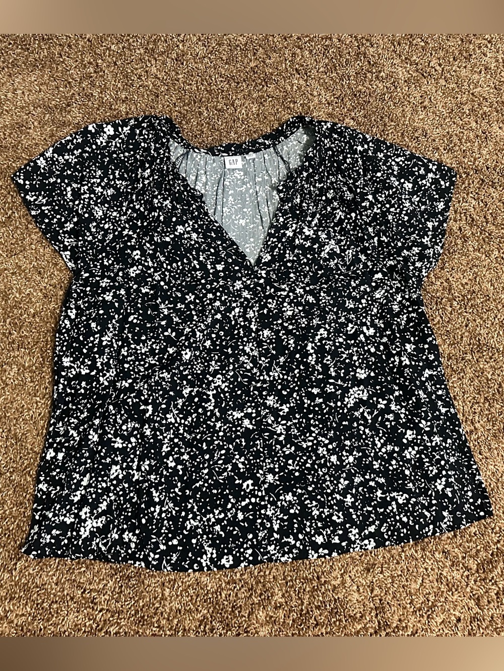 Gap Split Neck Short Sleeved Blouse size XL